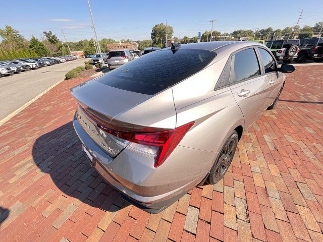 Used 2023 Hyundai Elantra Blue FWD image 35