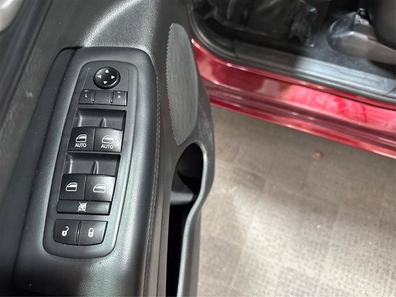 Used 2021 Jeep Grand Cherokee Laredo X AWD/4WD image 33