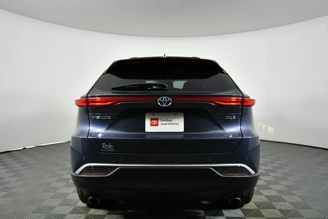 Used 2023 Toyota Venza XLE image 12