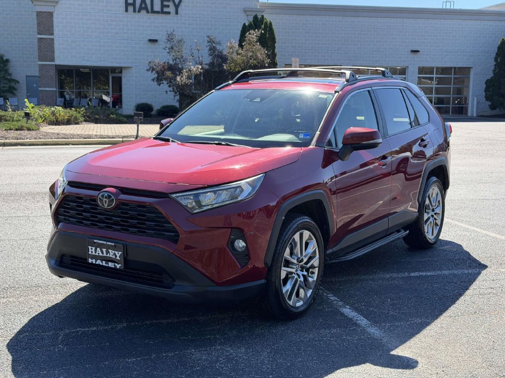 Used 2019 Toyota RAV4 XLE Premium w/ Cold Weather Package AWD/4WD image 23