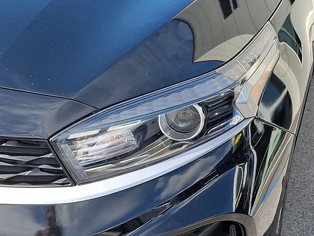 Used 2024 Kia Forte LXS w/ LXS Technology Package FWD image 9