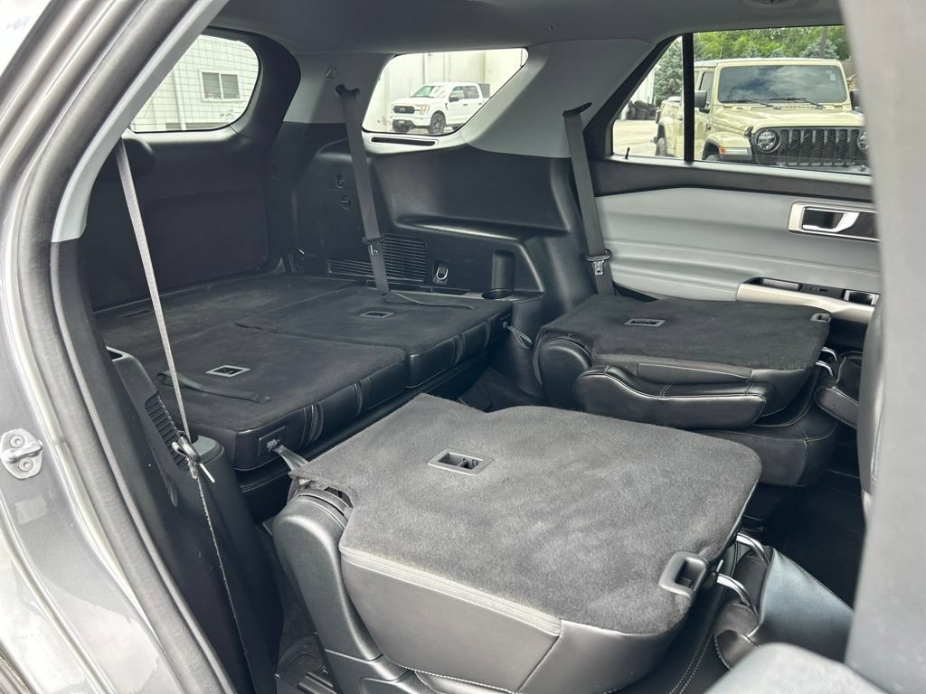 Used 2023 Ford Explorer XLT w/ Equipment Group 202A AWD/4WD image 48