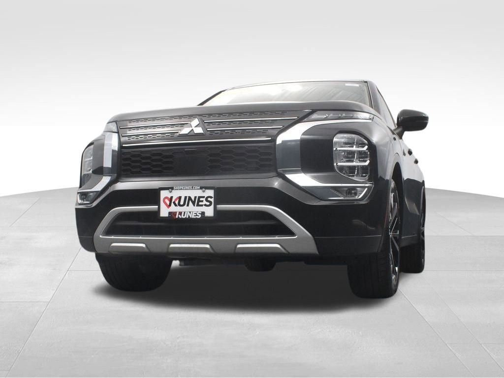 Used 2023 Mitsubishi Outlander SE image 50