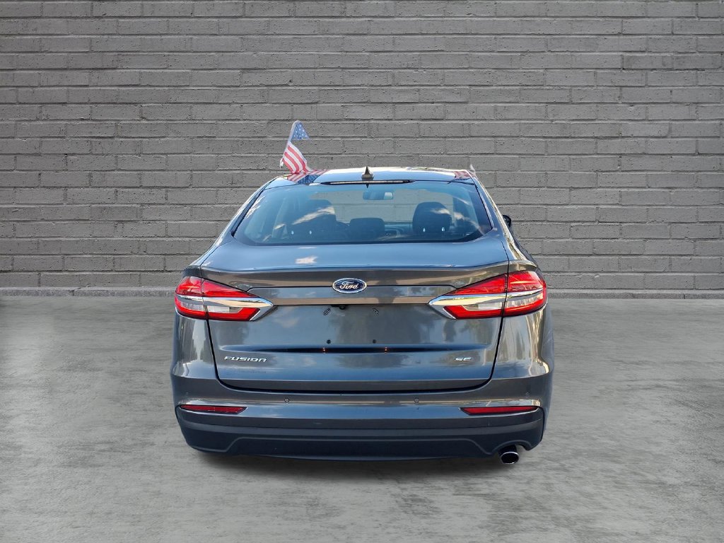 Used 2019 Ford Fusion SE FWD image 9