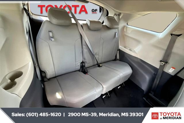 Used 2022 Toyota Sienna XLE image 21