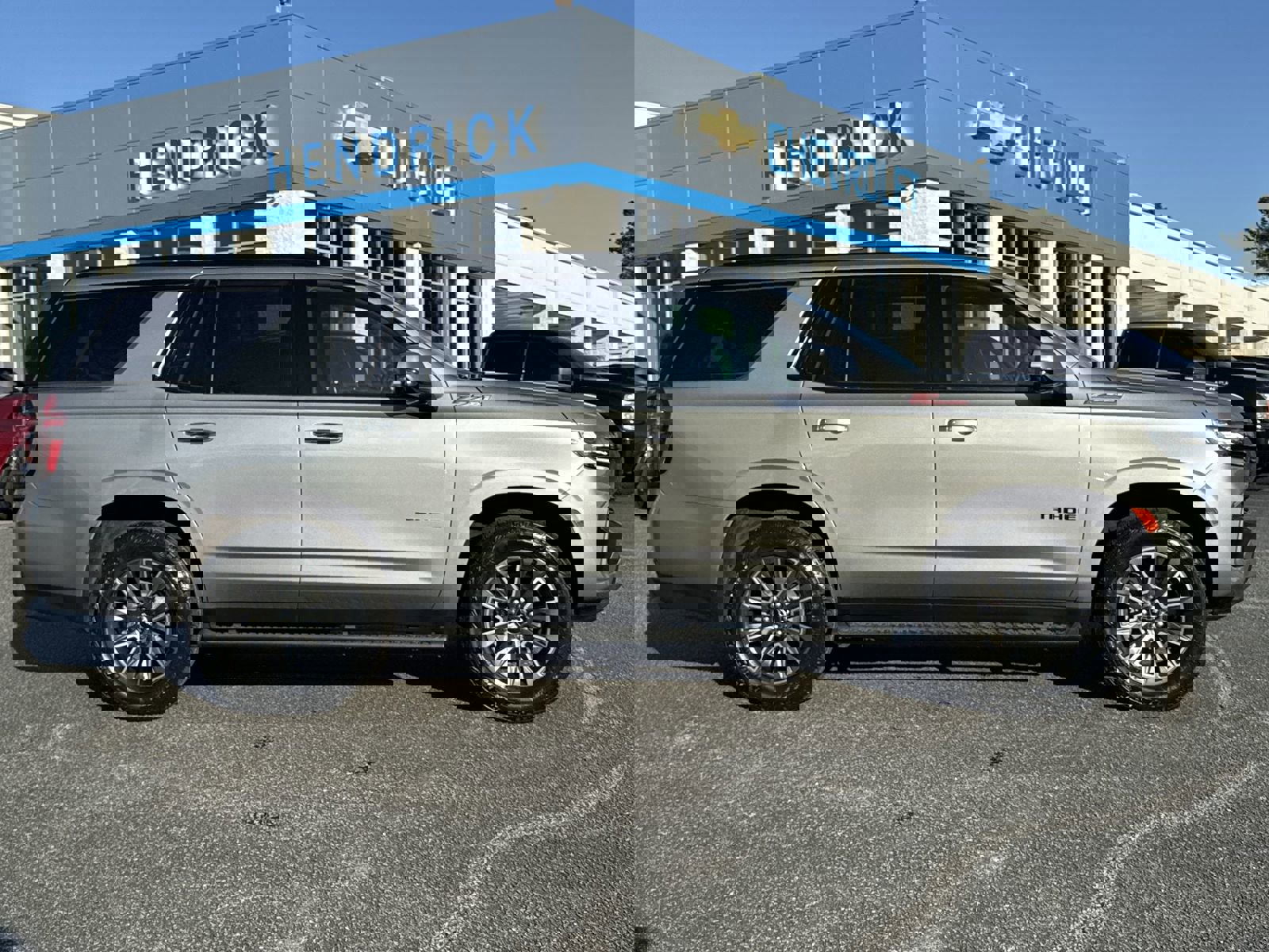 Used 2023 Chevrolet Tahoe Z71 w/ Luxury Package AWD/4WD image 11