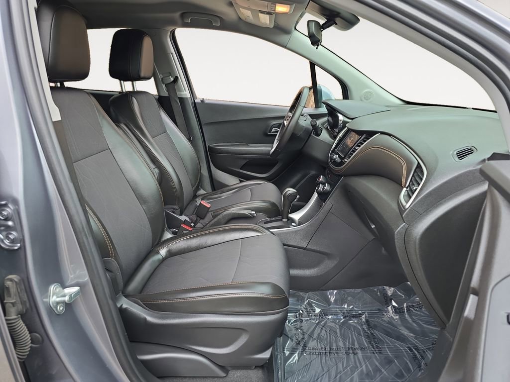 Used 2020 Chevrolet Trax LT w/ Driver Confidence Package image 15