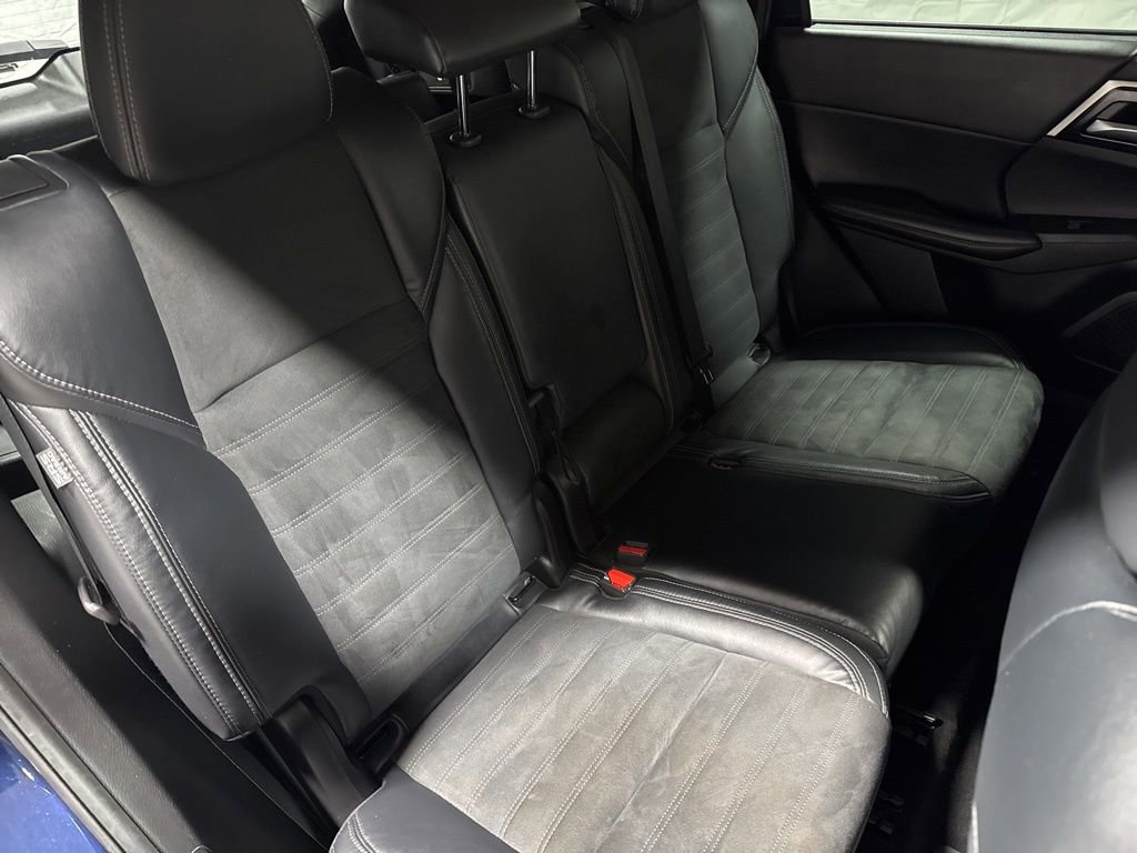 Used 2022 Mitsubishi Outlander SE image 12