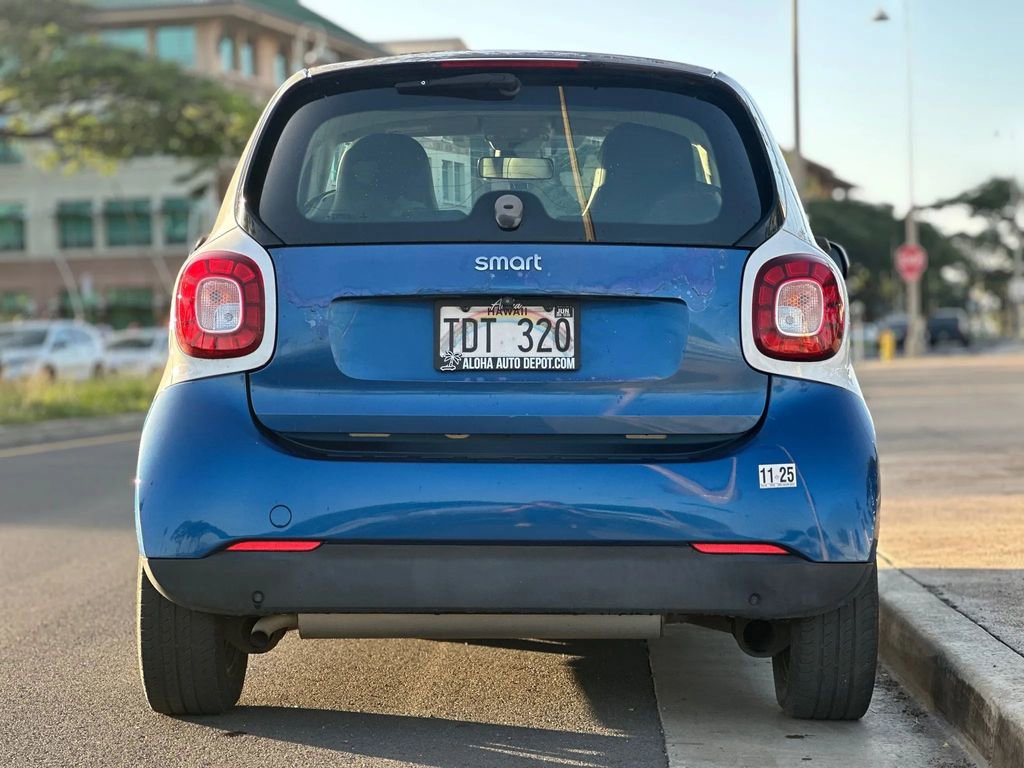 Used 2017 smart fortwo passion image 4