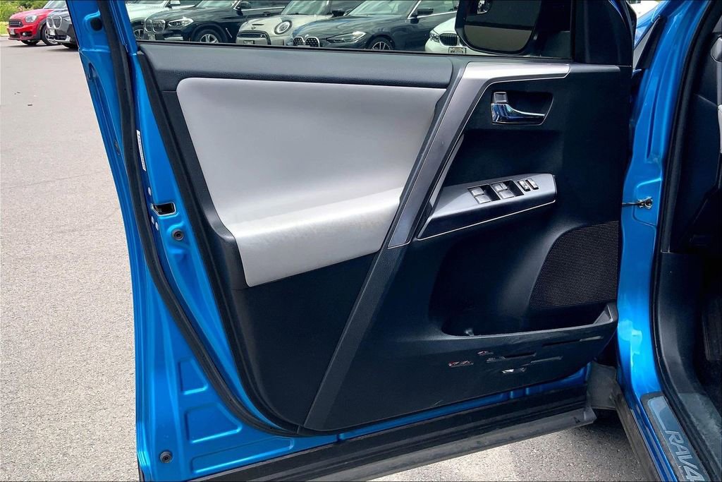 Used 2017 Toyota RAV4 XLE w/ Carpet Mat Package AWD/4WD image 22