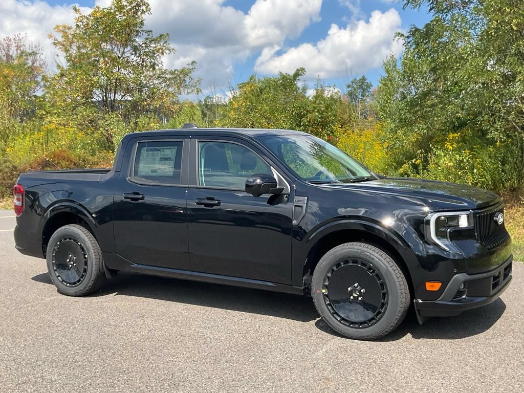 New 2025 Ford Maverick Lobo