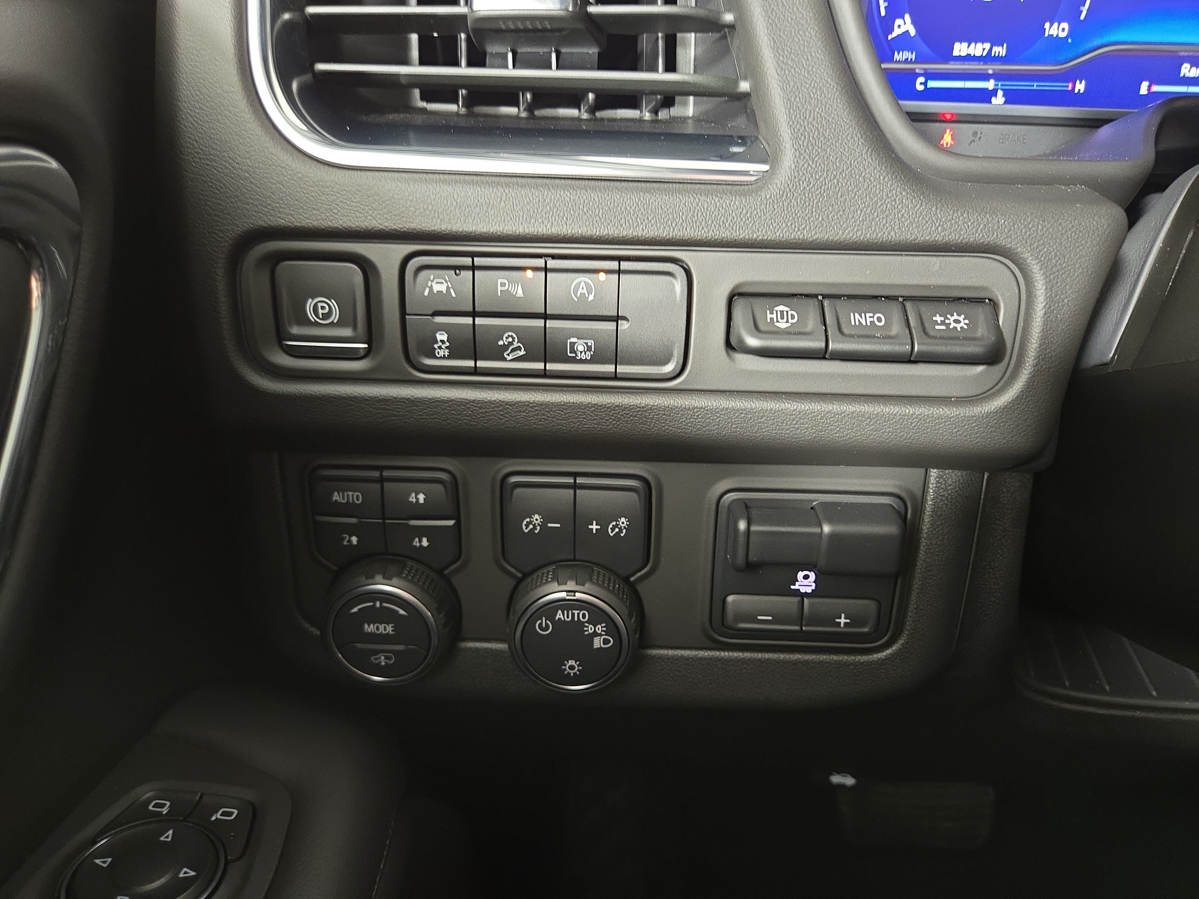 Certified 2023 Chevrolet Tahoe High Country AWD/4WD image 31