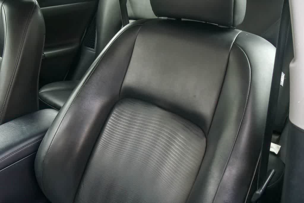Used 2013 Lexus CT 200h w/ Premium Pkg w/Navigation FWD image 21
