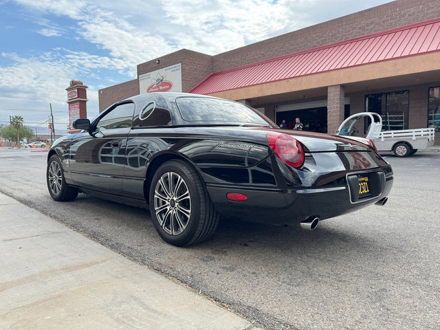 Used 2002 Ford Thunderbird Deluxe RWD image 5