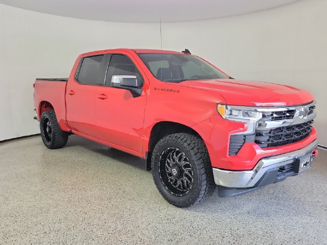 Used 2023 Chevrolet Silverado 1500 LT AWD/4WD image 4
