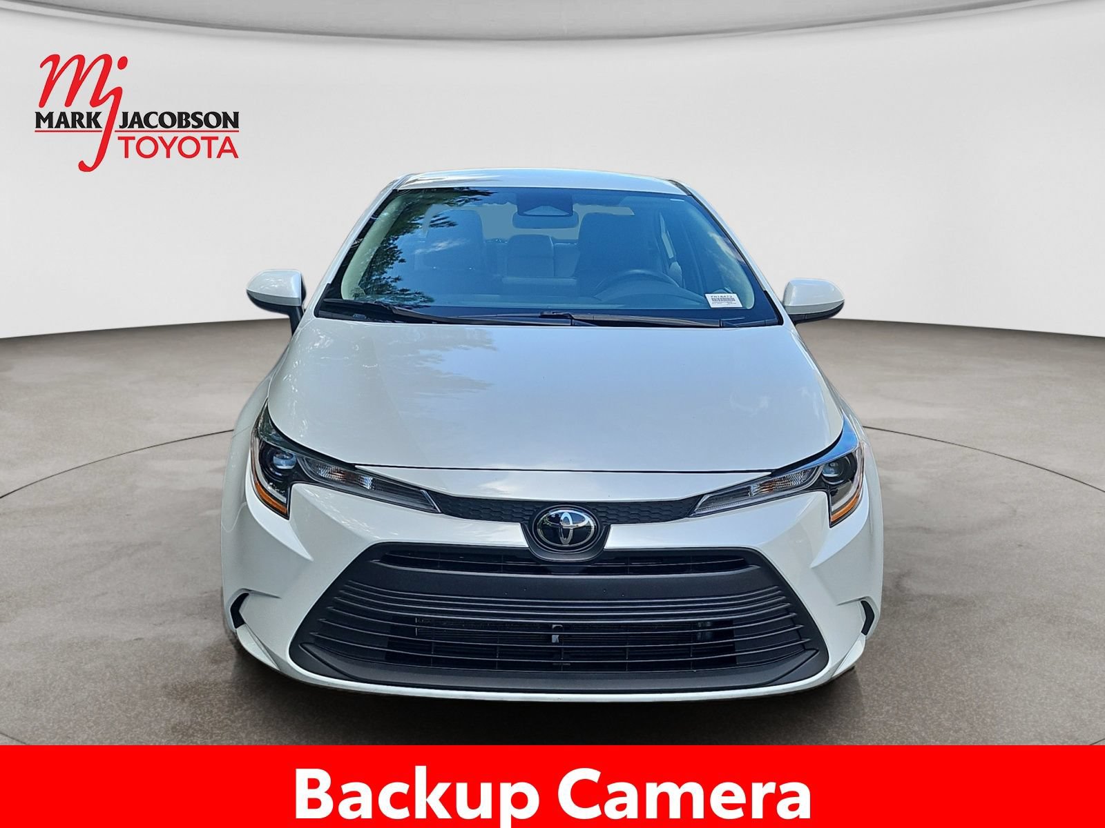 Used 2026 Toyota Corolla LE FWD image 3