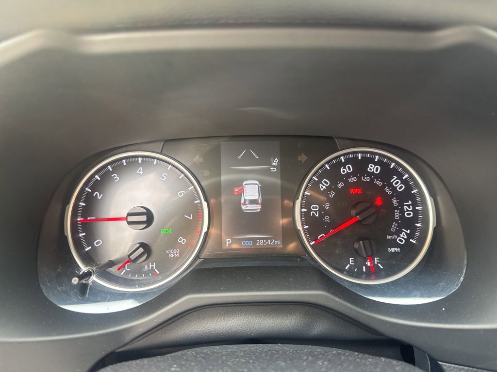 Certified 2021 Toyota RAV4 XLE image 3