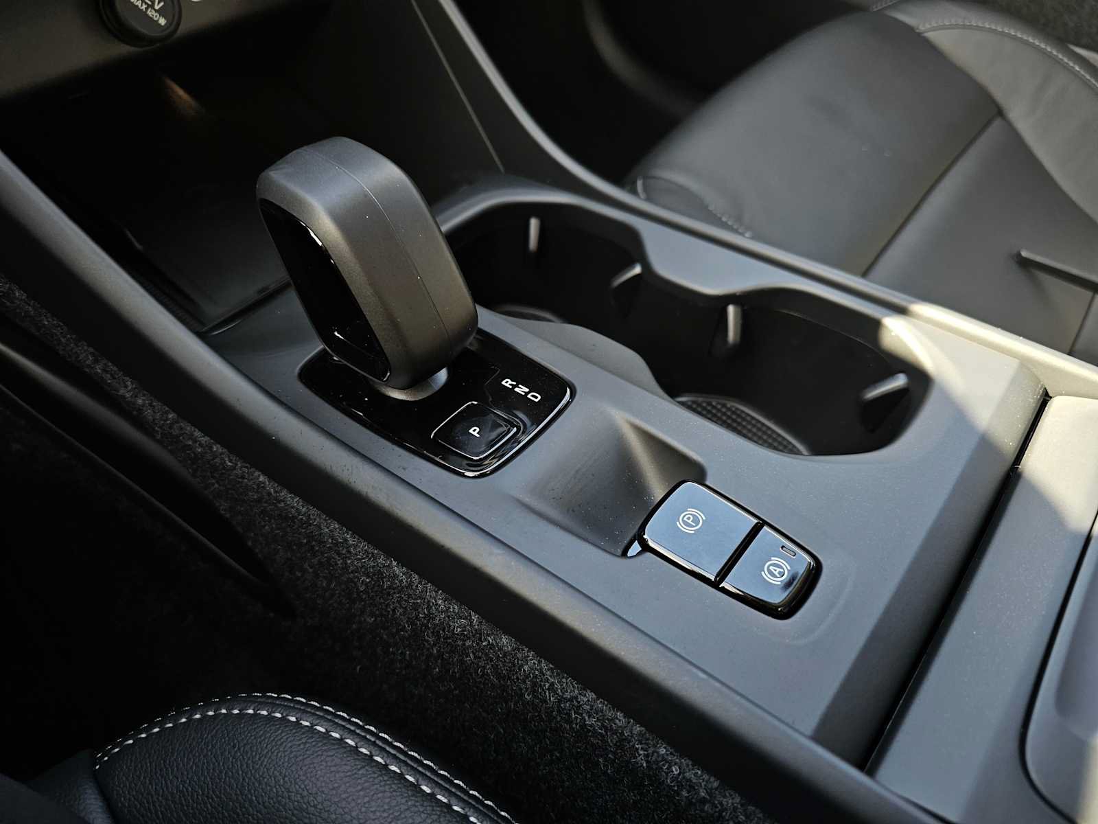 New 2026 Volvo XC40 B5 Core w/ Climate Package AWD/4WD image 39