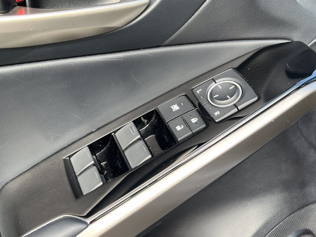 Used 2018 Lexus IS 300 AWD w/ Premium Package image 17