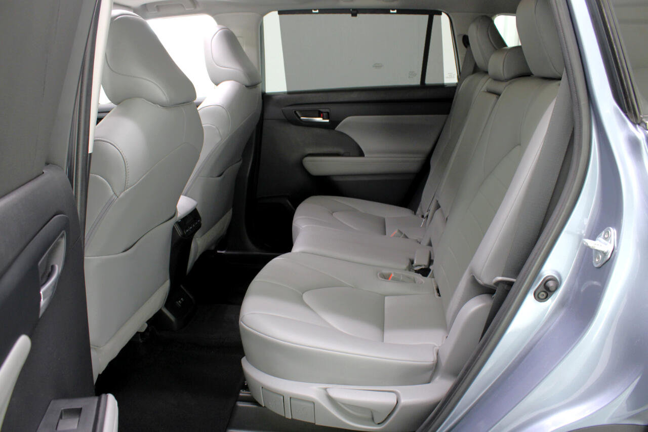 Used 2021 Toyota Highlander XLE image 38