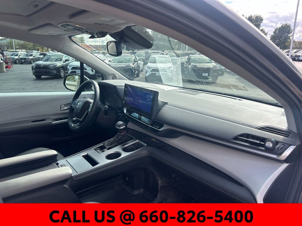 Certified 2025 Toyota Sienna XLE w/ XLE Plus Package FWD image 6