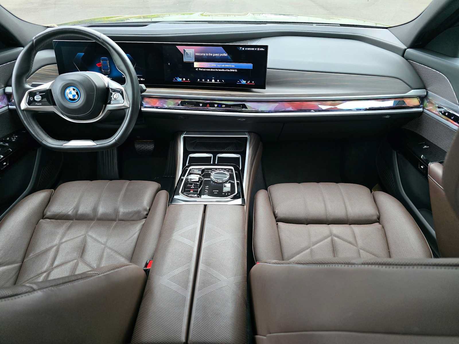 Used 2023 BMW i7 xDrive60 AWD/4WD image 18