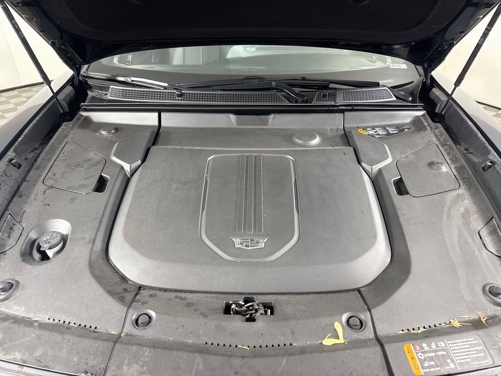 Used 2024 Cadillac Lyriq Luxury w/ LPO, Floor Liner Package AWD/4WD image 23