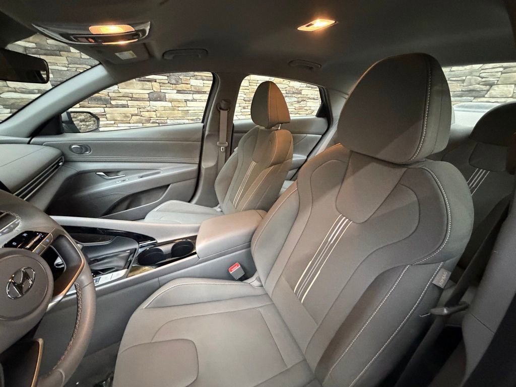 Certified 2023 Hyundai Elantra SEL w/ Convenience Package image 12