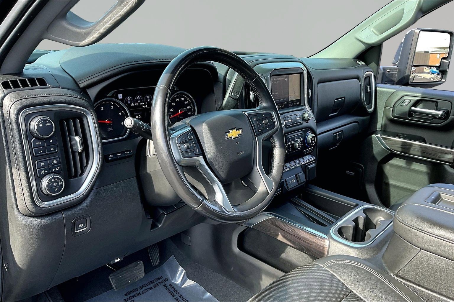 Used 2020 Chevrolet Silverado 2500 LTZ w/ LTZ Premium Package image 18