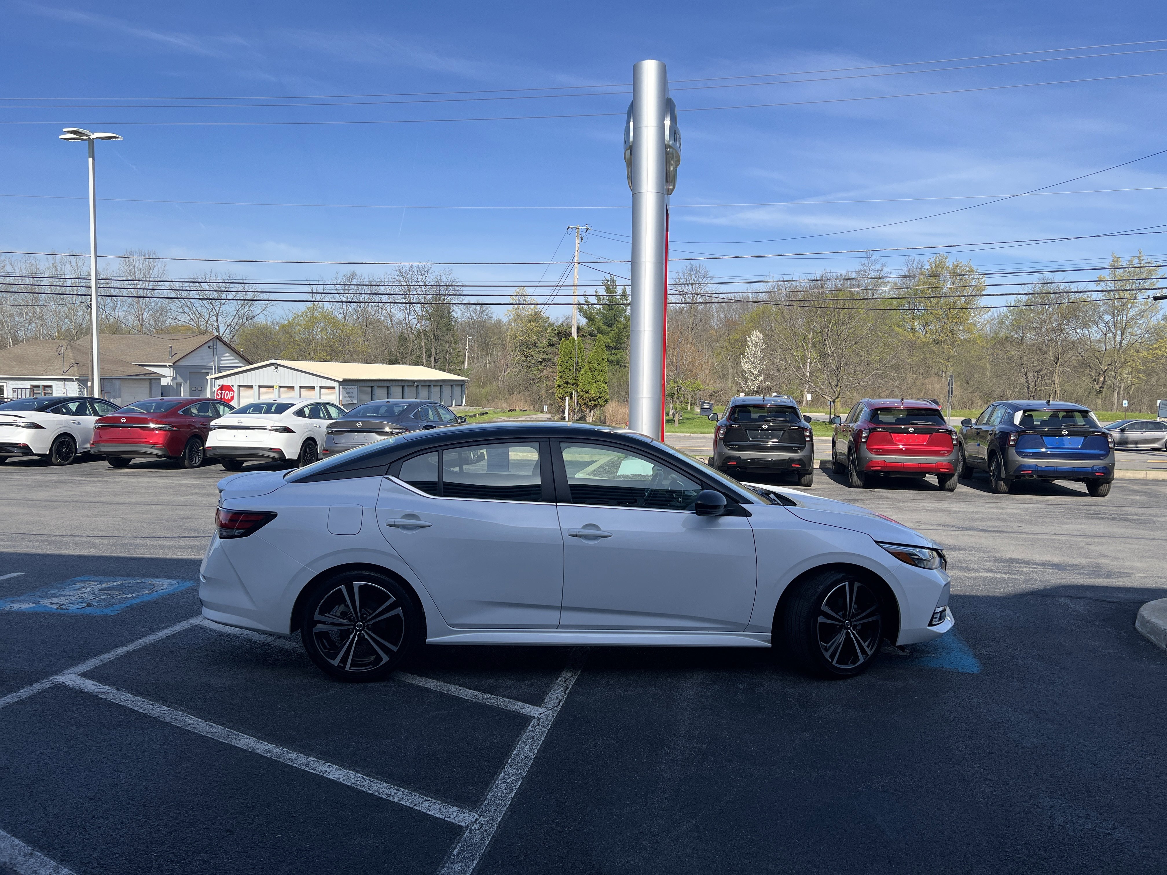 Used 2023 Nissan Sentra SR w/ Electronics Package FWD image 10