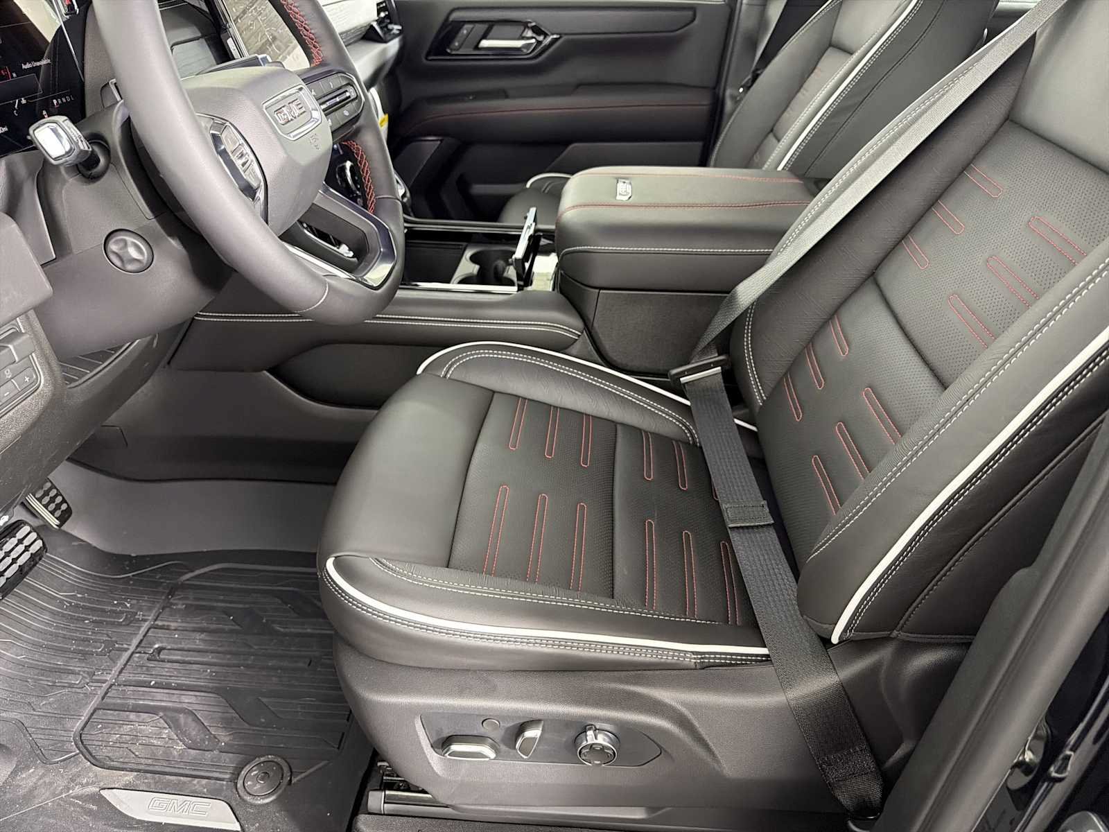 New 2026 GMC Yukon AT4 Ultimate AWD/4WD image 7