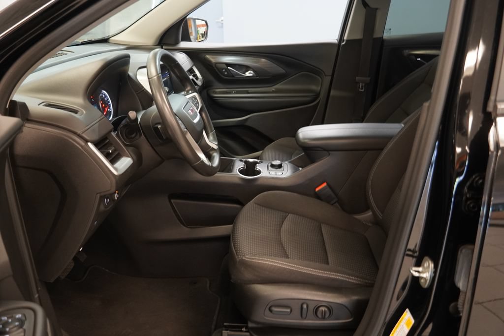 Used 2023 GMC Terrain SLE w/ Driver Convenience Package AWD/4WD image 5