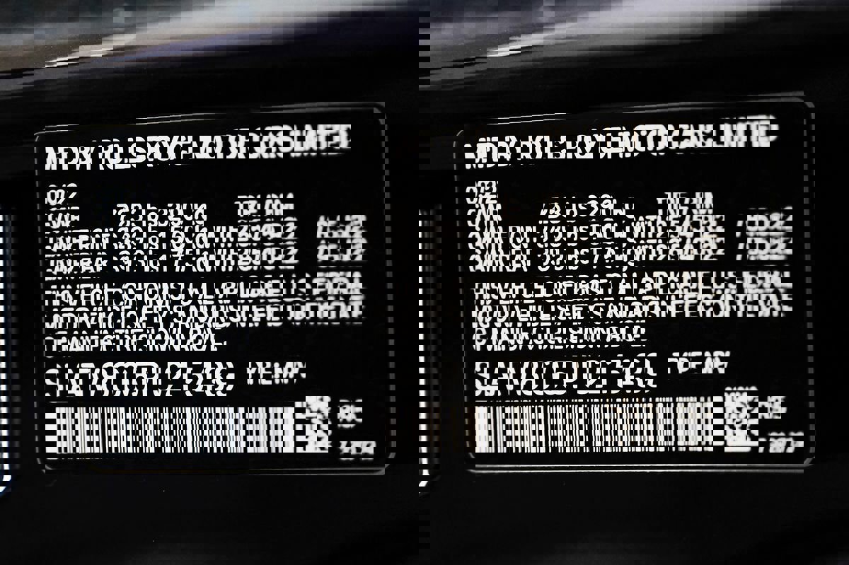 Used 2023 Rolls-Royce Cullinan Black Badge w/ Dark Exterior Package image 71