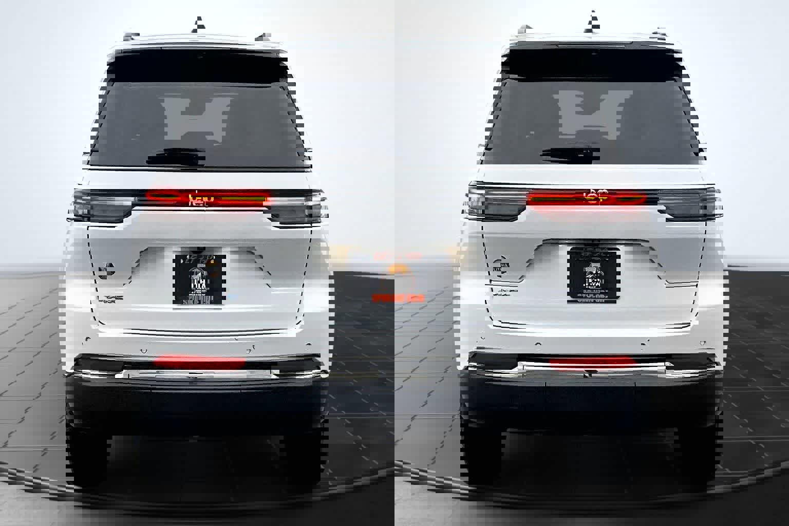 Used 2022 Jeep Grand Cherokee Limited 4xe w/ Luxury Tech Group II image 5