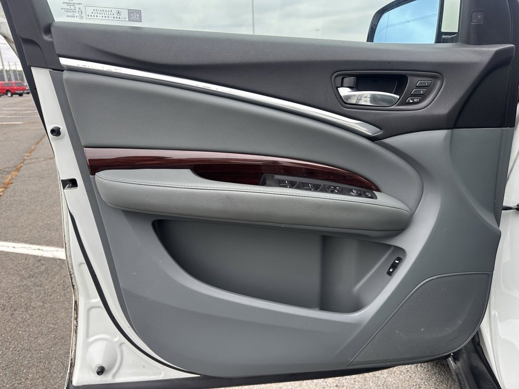 Used 2016 Acura MDX SH-AWD w/ Technology Package image 11