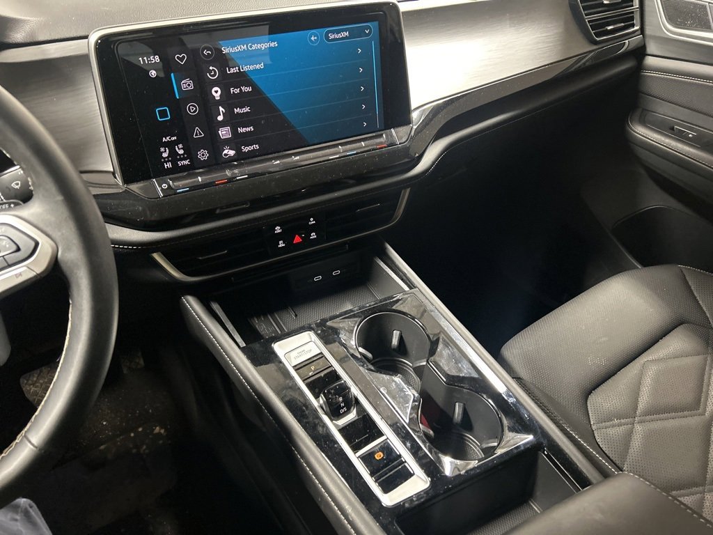 Used 2025 Volkswagen Atlas Cross Sport SE image 7