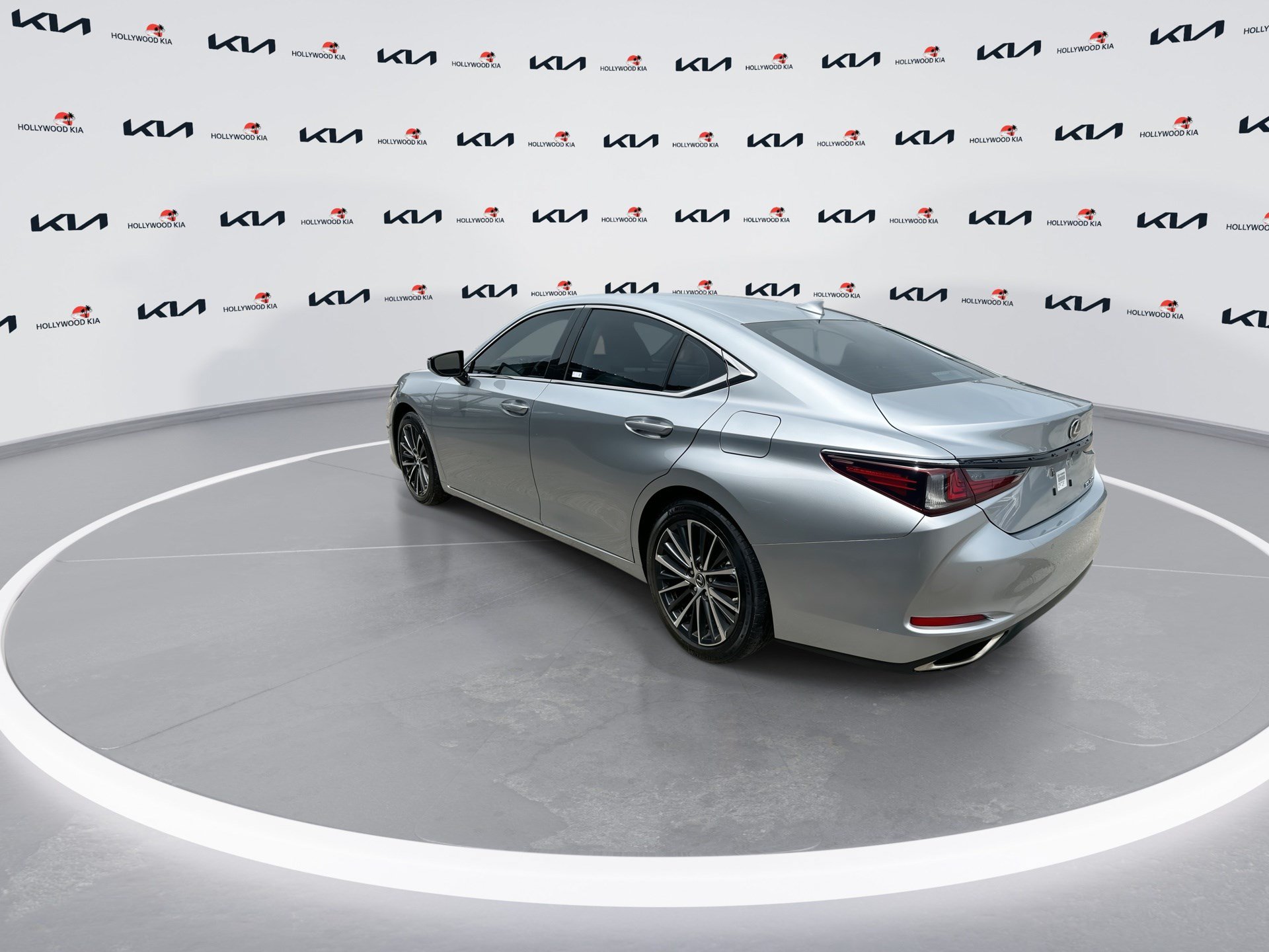 Used 2023 Lexus ES 350 w/ Premium Package FWD image 6