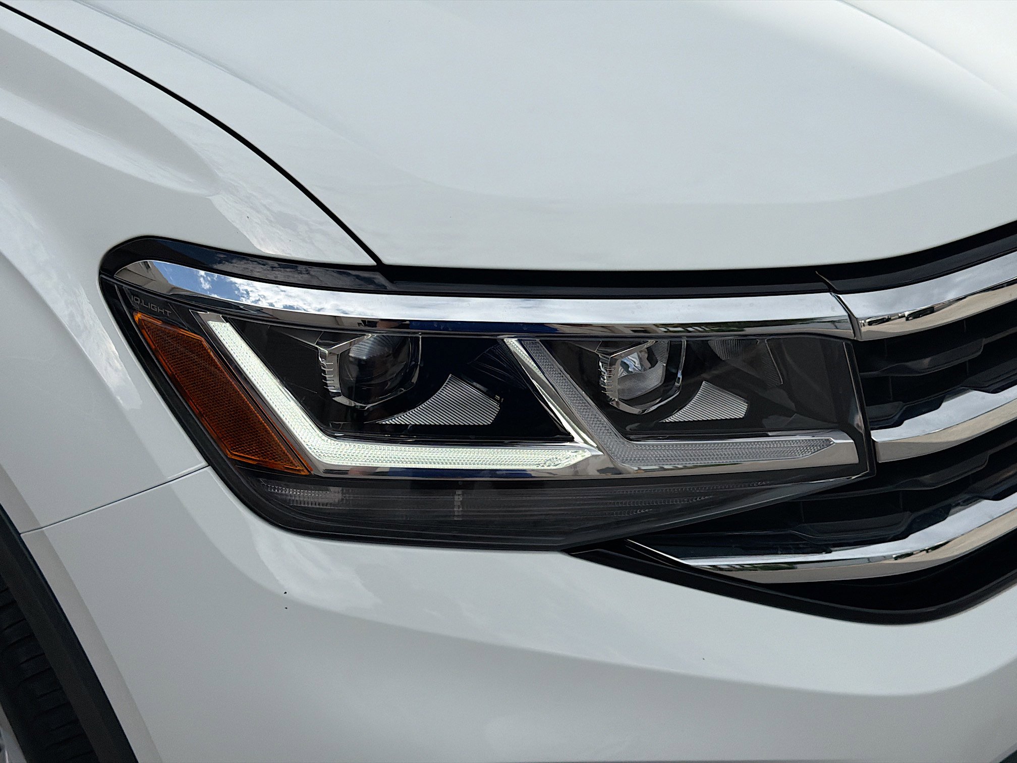 Certified 2022 Volkswagen Atlas Cross Sport SE image 34