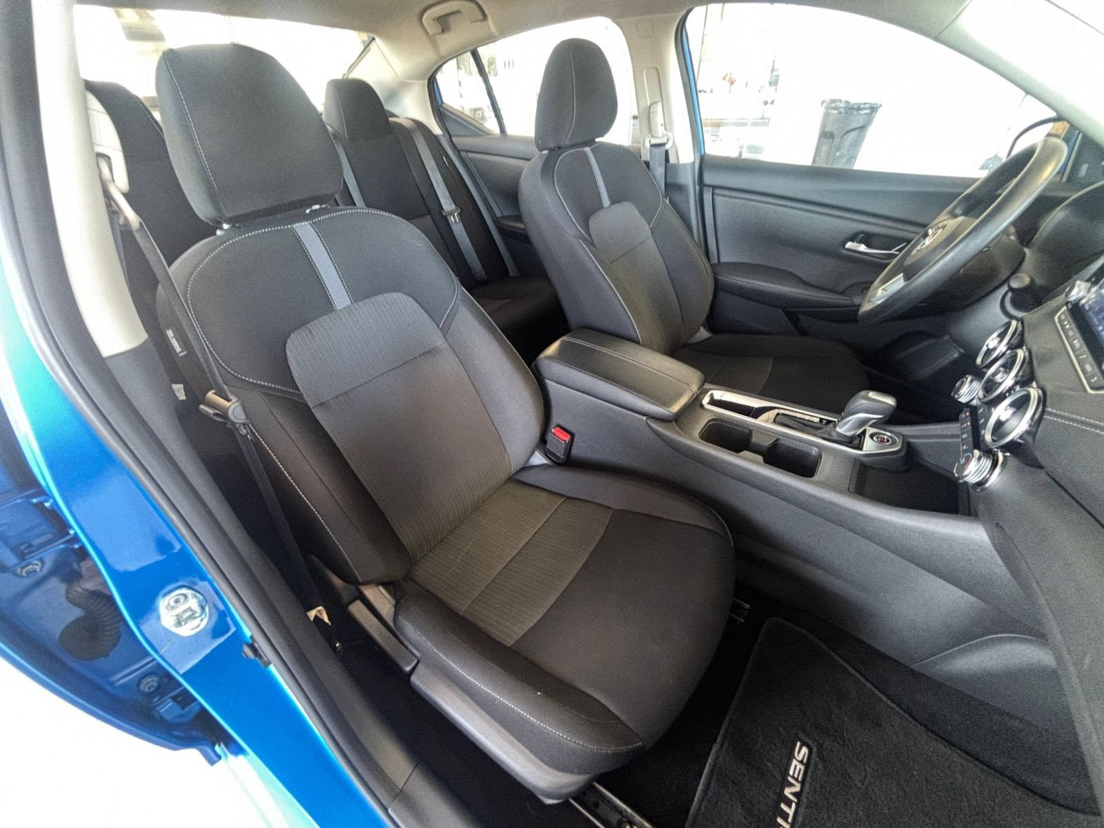 Used 2025 Nissan Sentra SV FWD image 34