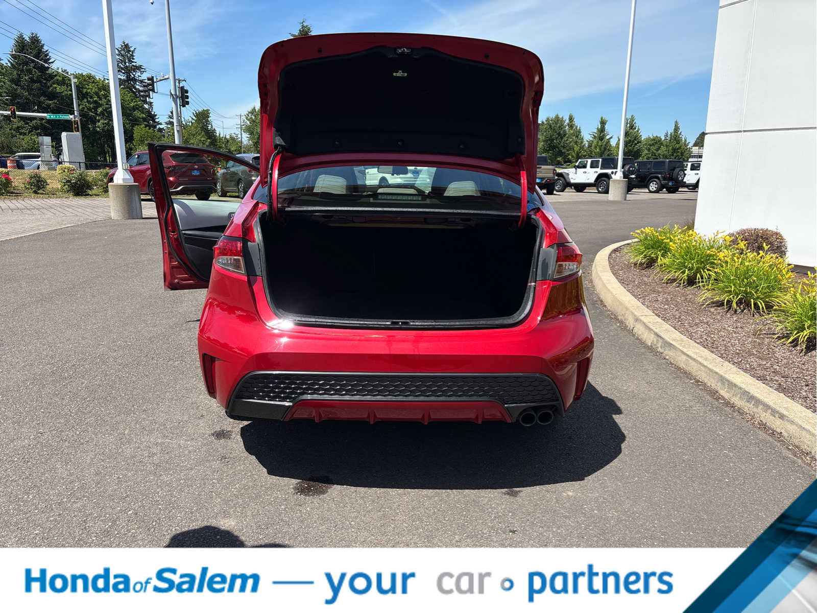 Used 2021 Toyota Corolla SE w/ Carpet Mat Package (TMS) FWD image 19