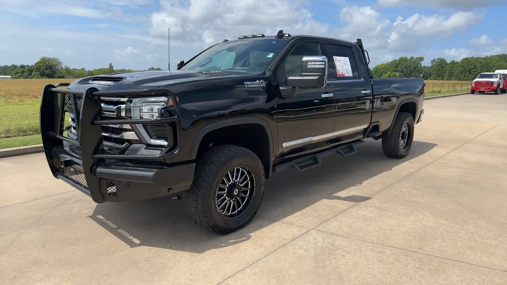 Used 2024 Chevrolet Silverado 3500 High Country w/ High Country Premium Package AWD/4WD image 3