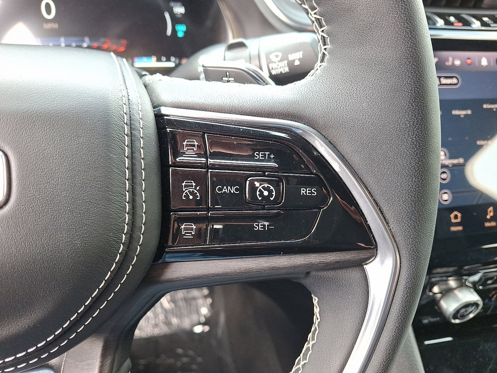 Used 2023 Jeep Grand Cherokee Overland w/ Luxury Tech Group IV image 26