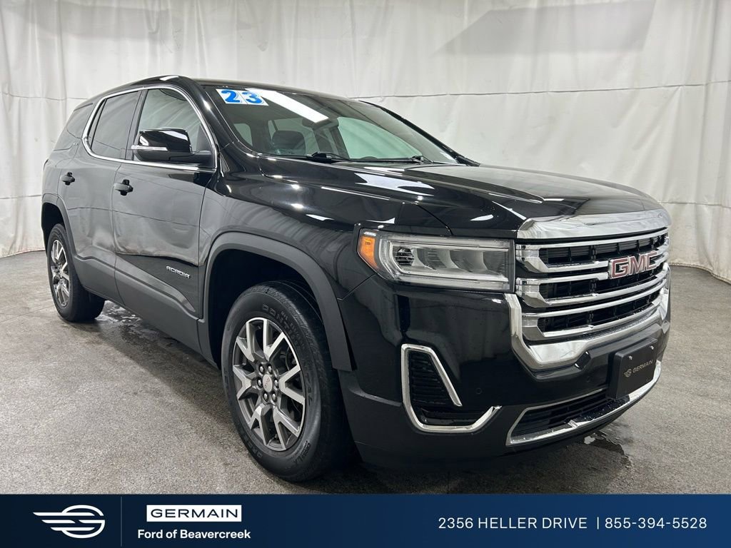 Used 2023 GMC Acadia SLE image 2