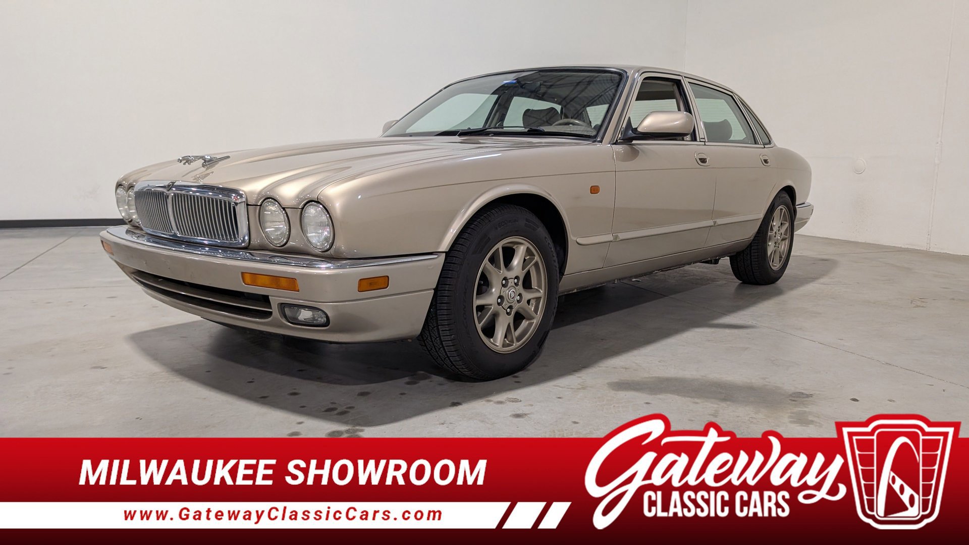 Used 1996 Jaguar XJ6 RWD image 1