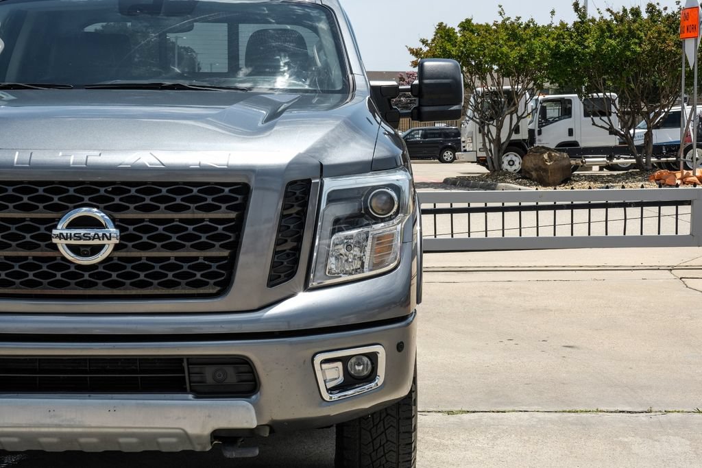 Used 2017 Nissan Titan PRO-4X w/ Pro-4x Convenience Package AWD/4WD image 57
