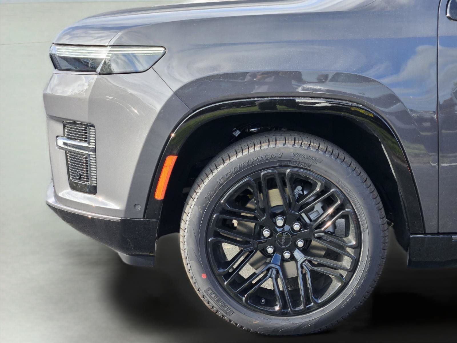 New 2026 Jeep Grand Wagoneer Limited AWD/4WD image 7