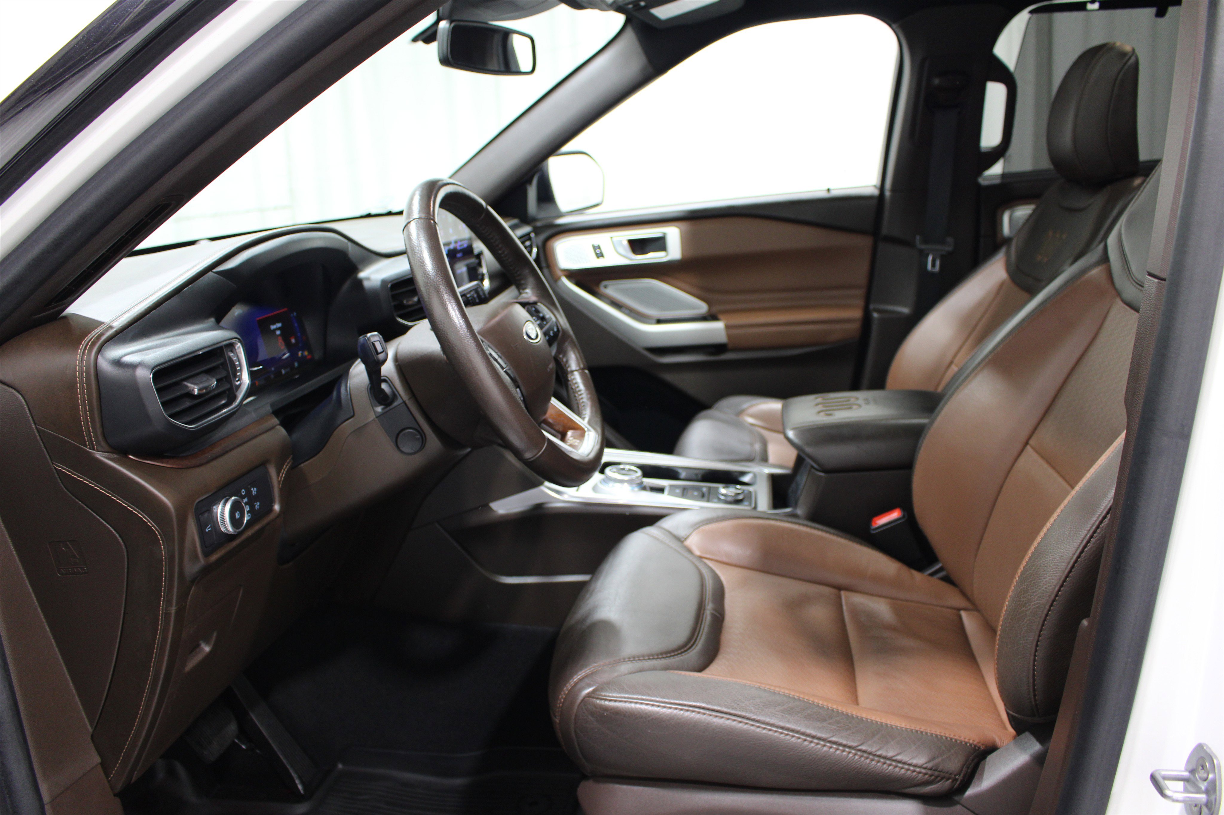 Used 2022 Ford Explorer King Ranch w/ Technology Package AWD/4WD image 3