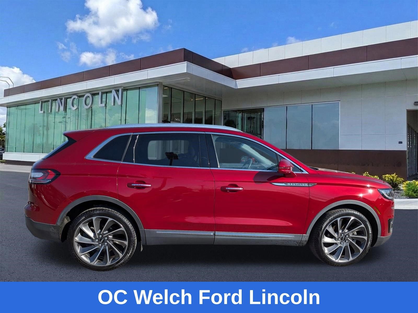 Used 2019 Lincoln Nautilus Reserve w/ Driver Assistance Package image 4