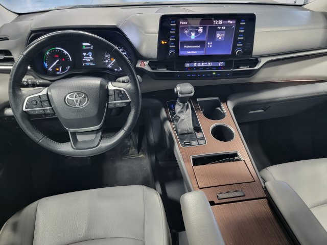 Used 2022 Toyota Sienna XLE FWD image 28