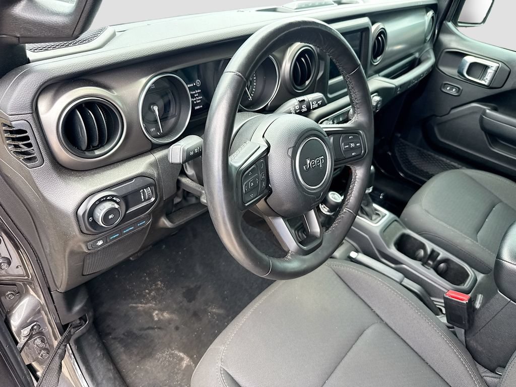 Used 2023 Jeep Wrangler Unlimited w/ Cold Weather Group AWD/4WD image 10